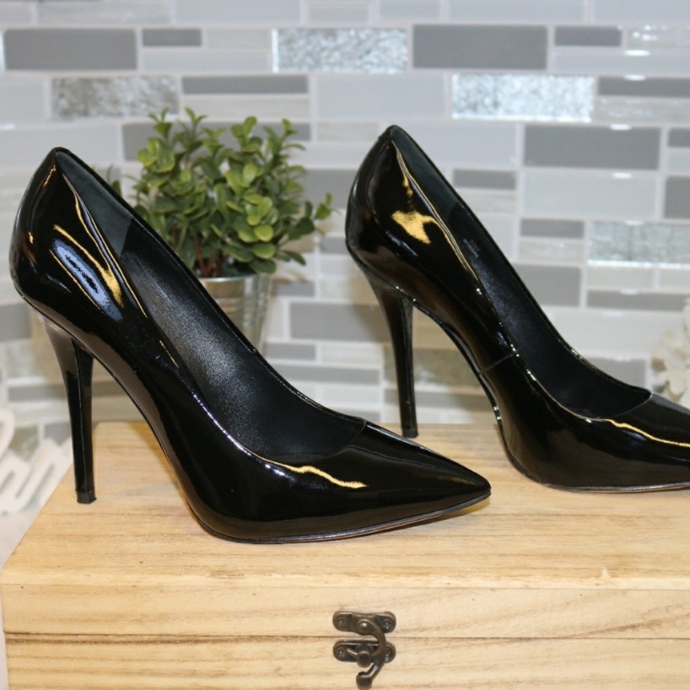 Brian Atwood Black Pointed Heels - Size 7